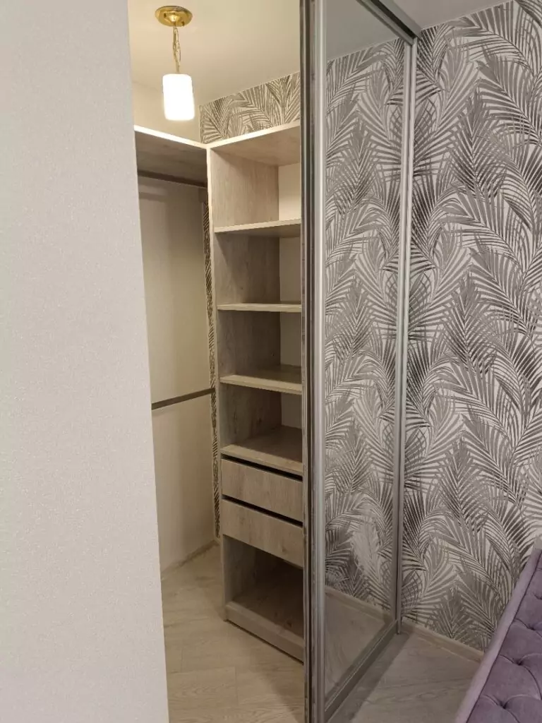 Вбудована шафа-купе