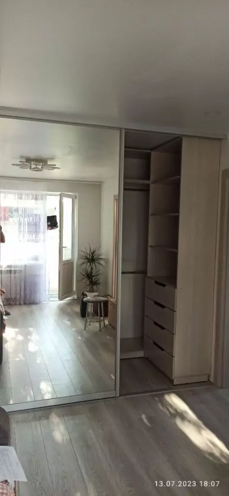 Шафа-купе Гардеробна кімната