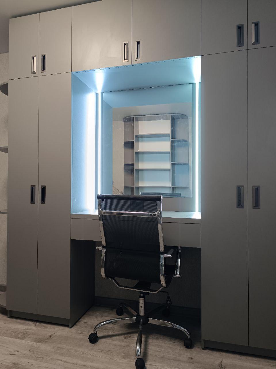 Стінка: шафа з письмовим столом Стінка: шафа з письмовим столом АлТорМебель Миколаїв