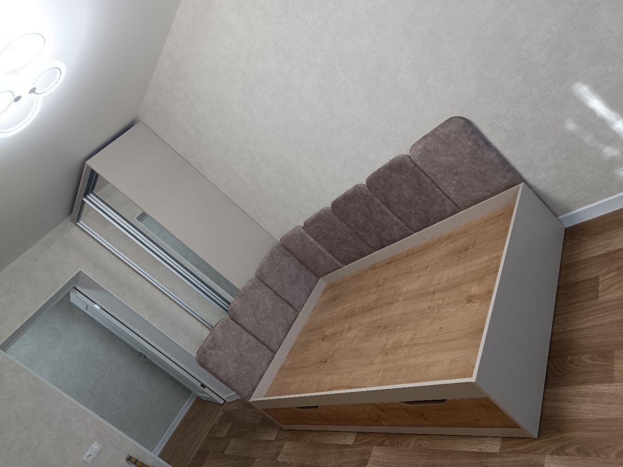 Сіре дитяче ліжко з шухлядами Сіре дитяче ліжко з шухлядами